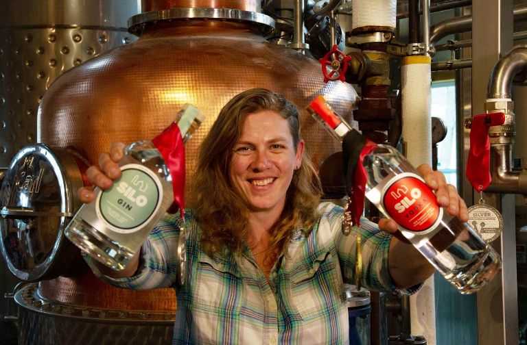 Two-fisted Erin Bell. SILO photos.