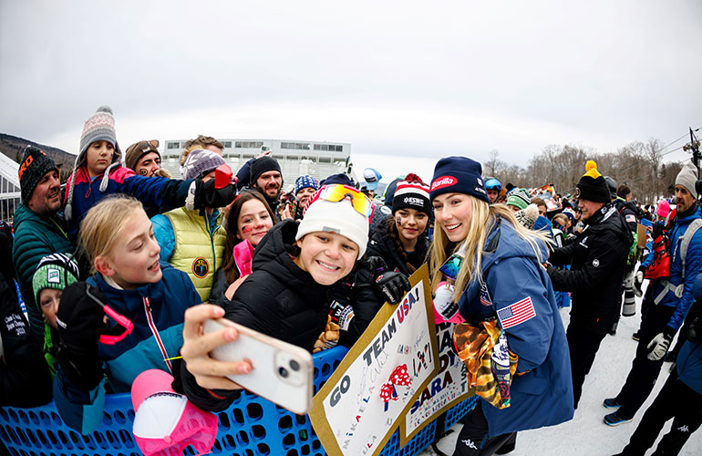 Photo: Mikaela Shiffrin takes selfies with fans at 2023 World Cup. Killington photo.