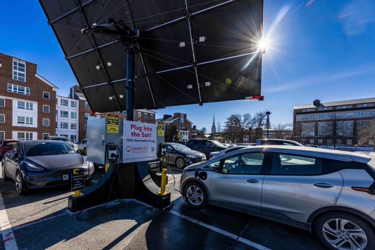 Eastman Charitable Foundation offers off-grid EV charging