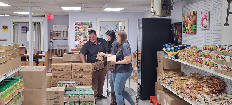 Photo: Representatives from Suburban Propane’s Rutland, Vermont Customer Service Center volunteered at Rutland Community Cupboard to unload, sort, and stock its shelves with pallets of food and pantry items, while also donating funds to purchase 2,778 fresh half gallons of milk for families in the local community. The effort is part of Suburban Propane’s SuburbanCares initiative in communities nationwide. (Photos courtesy of Suburban Propane).