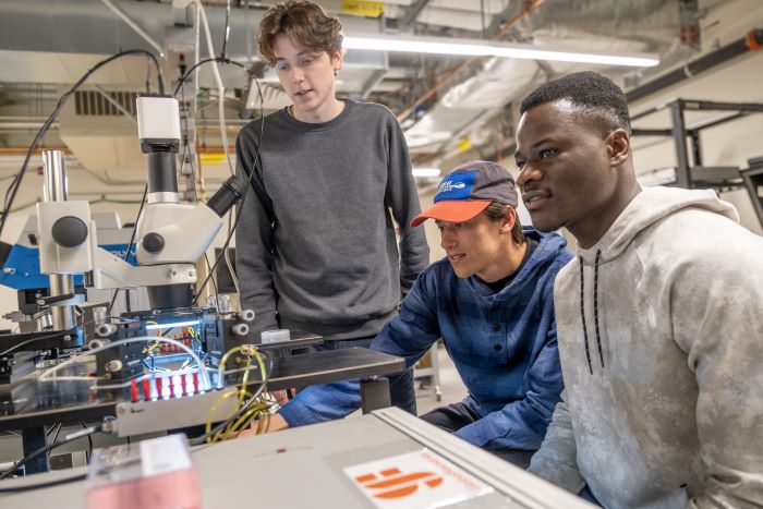 The Vermont Gallium Nitride (V-GaN) Tech Hub—a consortium led by the University of Vermont (UVM) and including GlobalFoundries and the State of Vermont—has been awarded&nbsp;$23.7M in federal funding. 