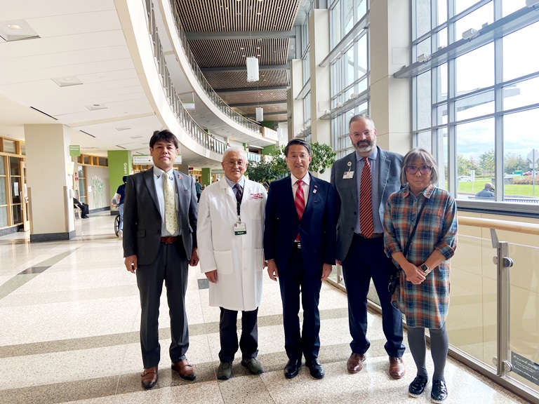 日本の姉妹国バーモント州からの代表団がUVM医療センターを訪問