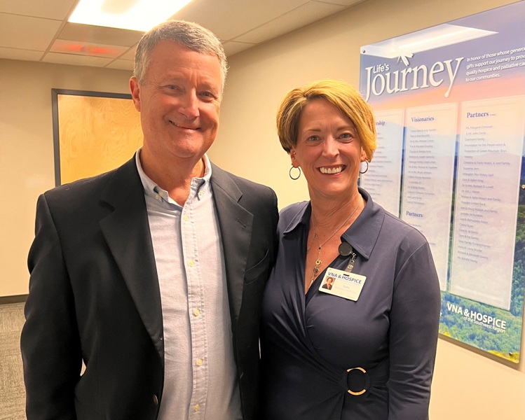 VNAHSR Board President Dan DiBattista and Sara King, CEO of the VNA & Hospice of the Southwest Region.
