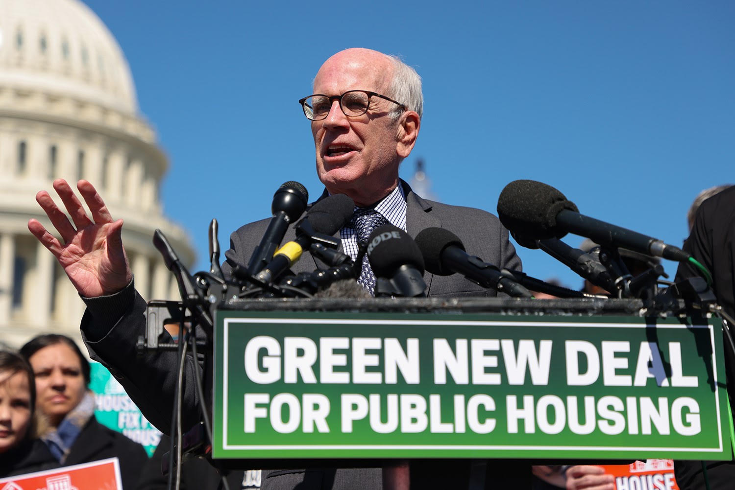 On Thursday, Senator Welch joined Sens. Sanders, Markey, and Reps. Ocasio-Cortez, Delia Ramirez (D-Ill.-03), Jamaal Bowman (D-N.Y.-16) and community organizers and leaders at a press conference on Capitol Hill to announce the reintroduction of the Green New Deal for Public Housing Act.